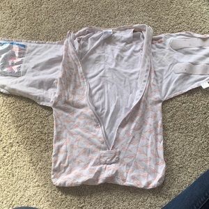 Halo Sleepsack swaddle small 3-6 month - light coral bird print - used condition